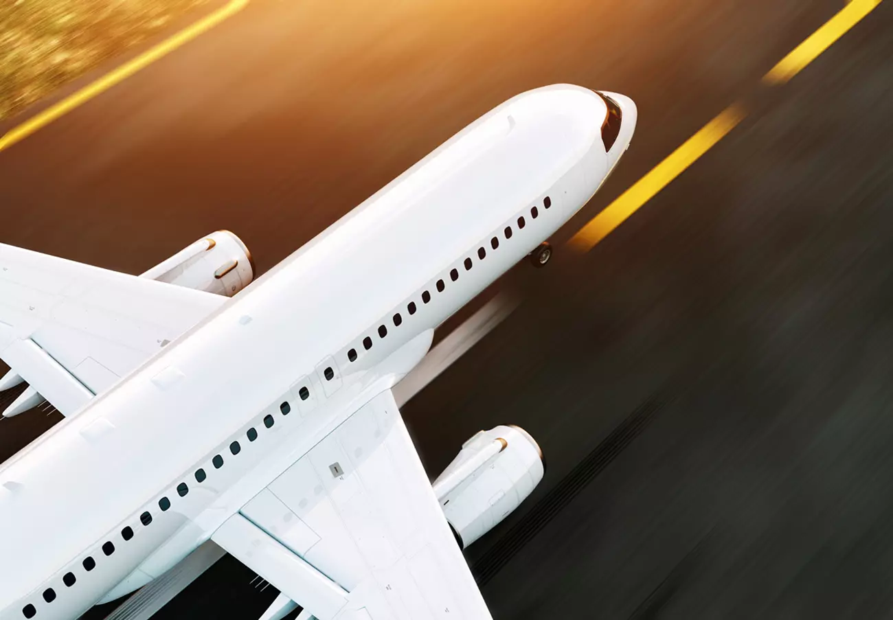 white-commercial-airplane-2021-08-26-16-56-13-utc-1.webp